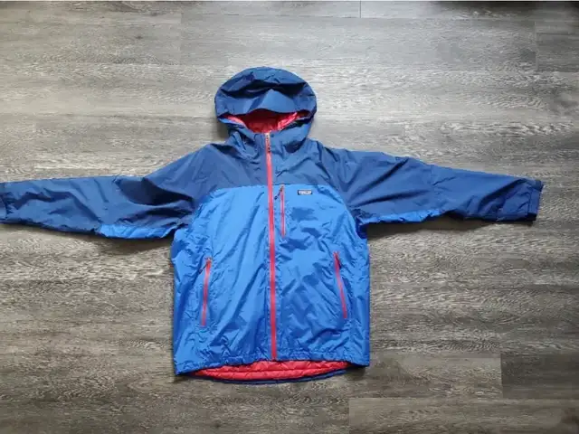 Men's patagonia jacket in Men's in Calgary - Image 2