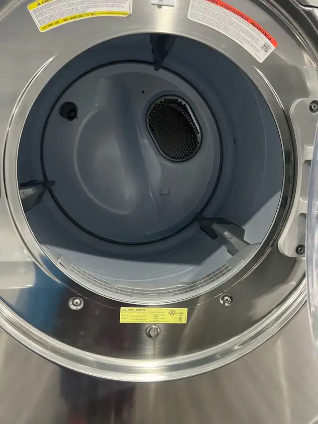 wow!! Samsung front load washer dryer stainless steel  in Washers & Dryers in Mississauga / Peel Region - Image 4