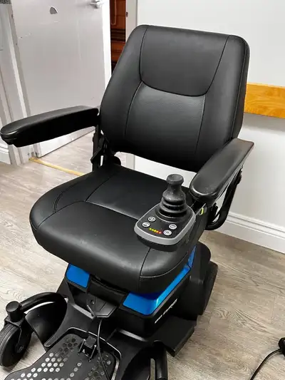Chaise électrique Pride Mobility: Model haut de gamme & maniable, View more