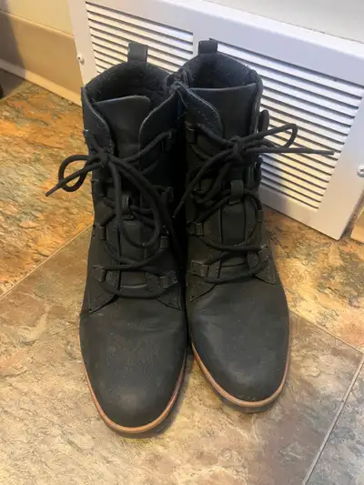 “Lifestride” women’s boots size 9 Excellent condition, View more