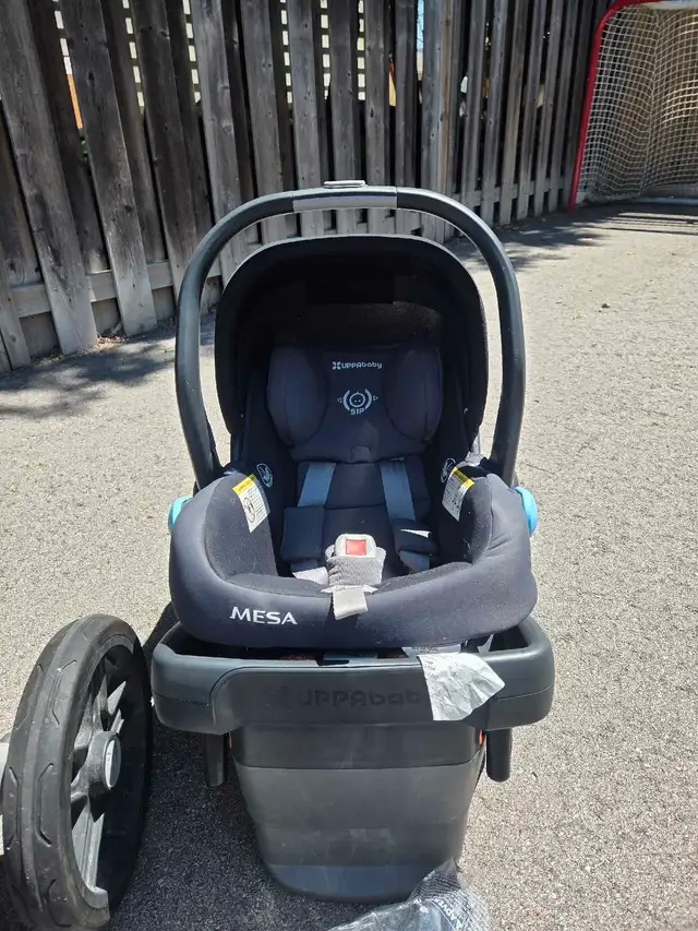 Uppababy Vista V2 Stroller/Carseat Package in Strollers, Carriers & Car Seats in Markham / York Region - Image 5