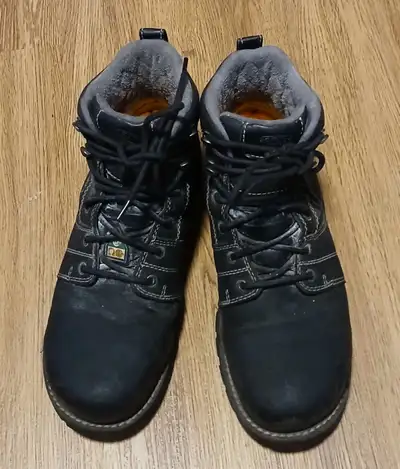 Keen Women’s Size 10 Steel Toe Boots, View more