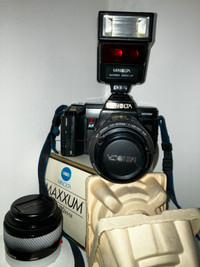 Camera Minolta $100 2 Lens - in Rockland.No delivery