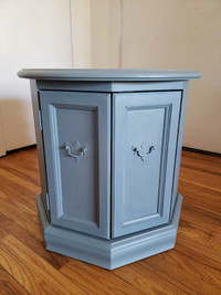 Beautiful Refinished Solid Wood Vintage Side Table 