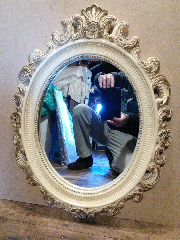 THREE VINTAGE MIRRORS in Home Décor & Accents in Ottawa - Image 3