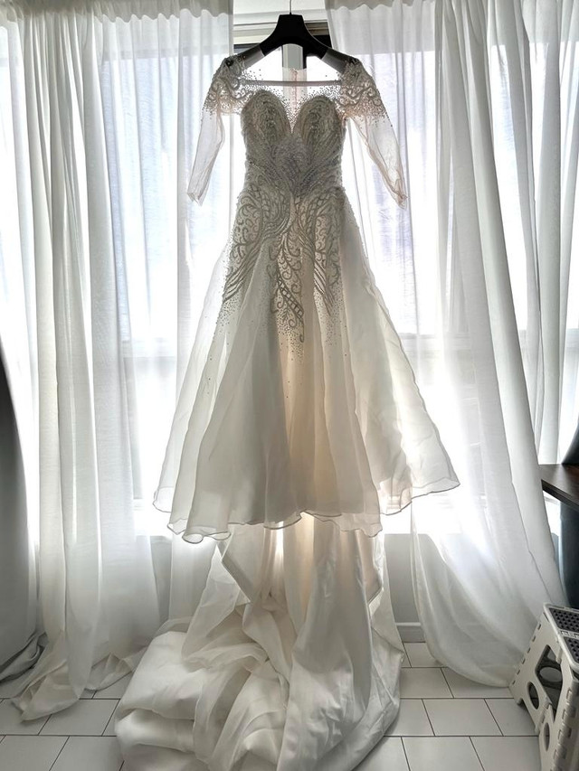 Beaded Wedding Dress in Wedding in City of Toronto - Image 2