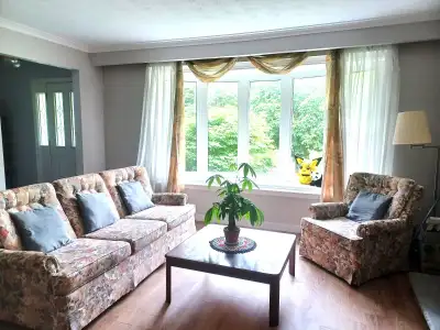 URGENT Scarboro McCowan & Ellesmere Whole Main FL or 1-3 Rooms