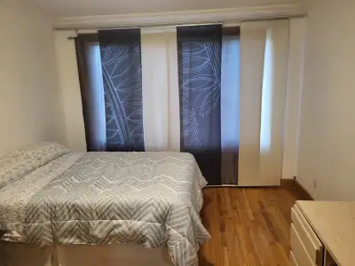 Chambre lumineuse dans un plex au Nouveau-Rosemont, dans le H1T * Pour colocatrices uniquement/for w...