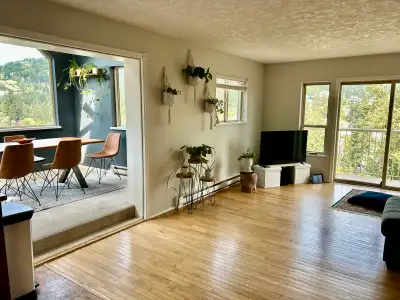 Welcome to your new home! This is a room rental in a beautiful house with stunning views. The room i...