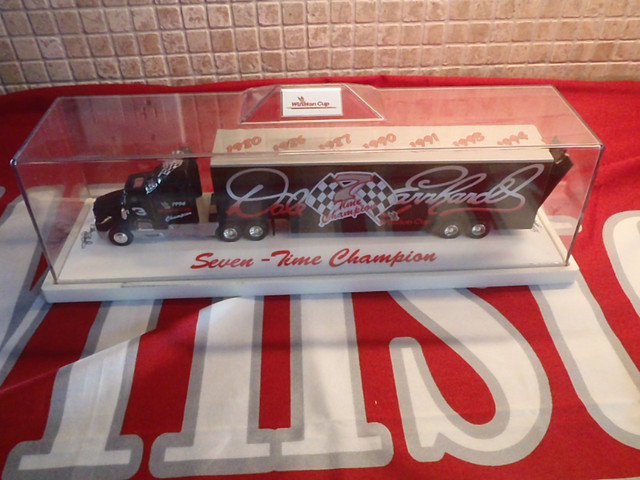 Dale Earnhardt Sr  Six Tractor Trailers Look At Pictures in Arts & Collectibles in Renfrew - Image 2