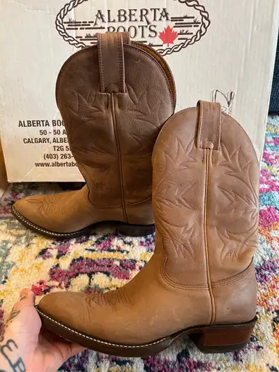 Alberta boot company Handmade Wore a handful of times Excellent condition Still need to be broke in...