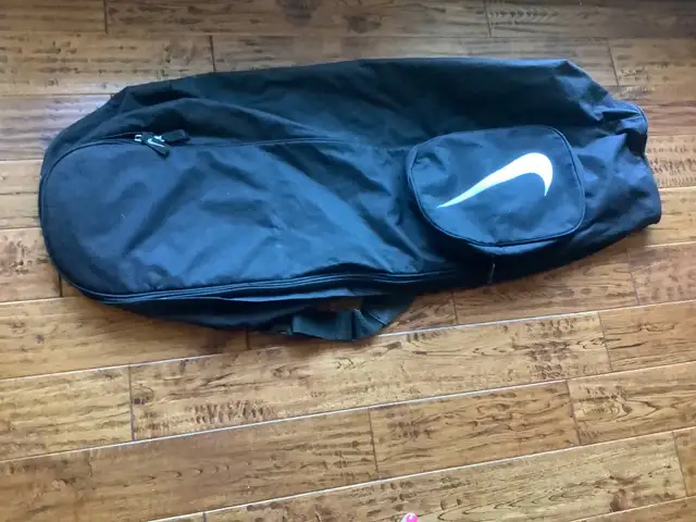 Nike golf bag $40 in Other in Ottawa - Image 5