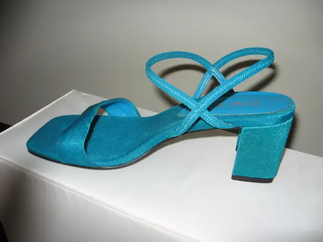 Sandals-Women's- with ankle straps-Turquoise-Unused in Women's - Shoes in City of Toronto - Image 2