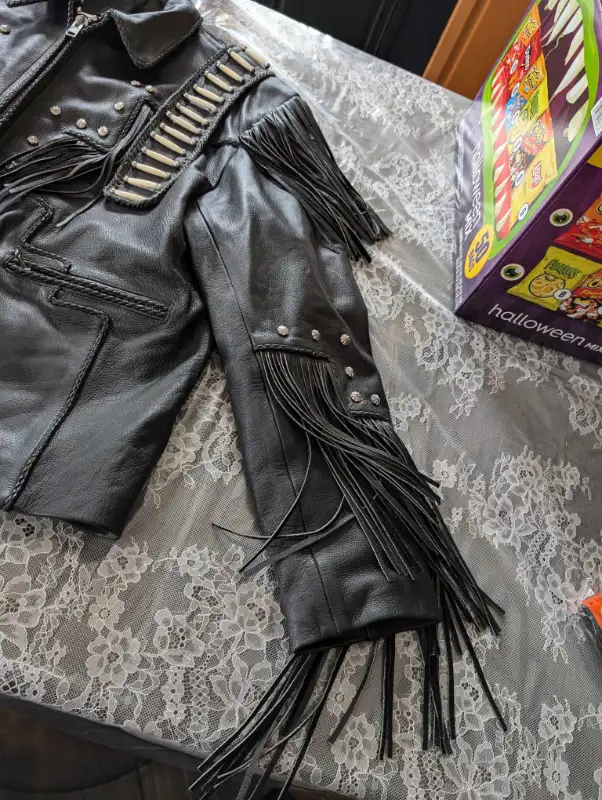 Ladies leather jacket, perfect for riders 3 XL in Women's - Tops & Outerwear in Sarnia - Image 5