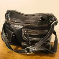Danier 90s made in Canada leather bag
