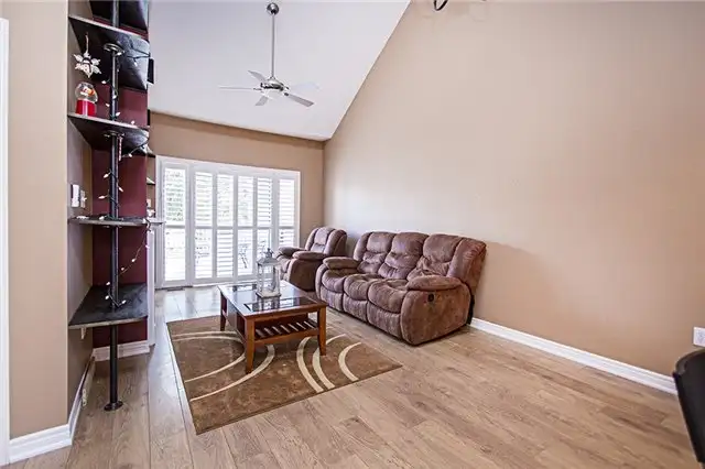 A cozy room for rent is available on the second floor, Oshawa N in Room Rentals & Roommates in Oshawa / Durham Region - Image 3