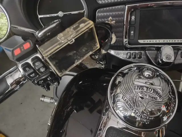 Harley davidson tri-glide 2016 in Touring in Gatineau - Image 6