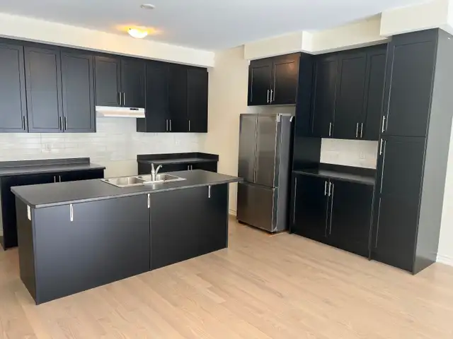 4 Bedroom Townhouse for Rent in Brampton