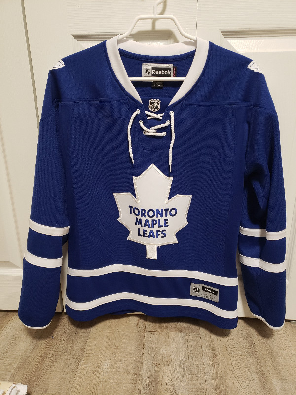 Toronto Maple Leafs replica Reebok jersey (womens large) in Women's - Tops & Outerwear in Saint John - Image 2