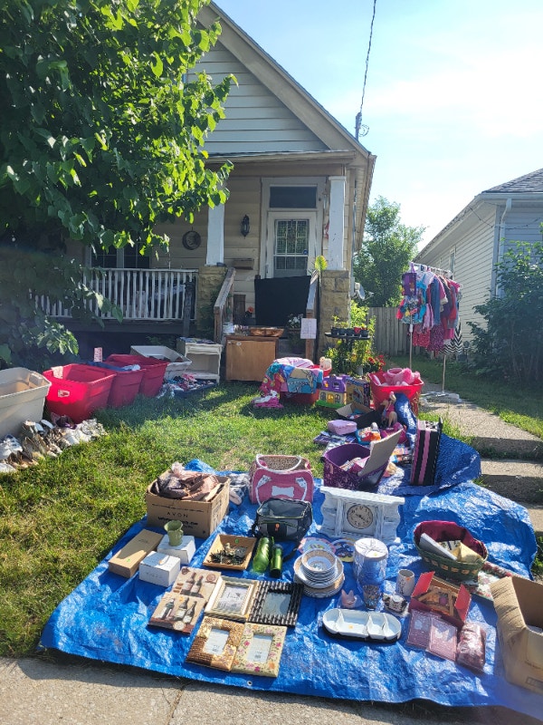 YARD SALE & MOVING ♧ ♡! Garage Sales London Kijiji
