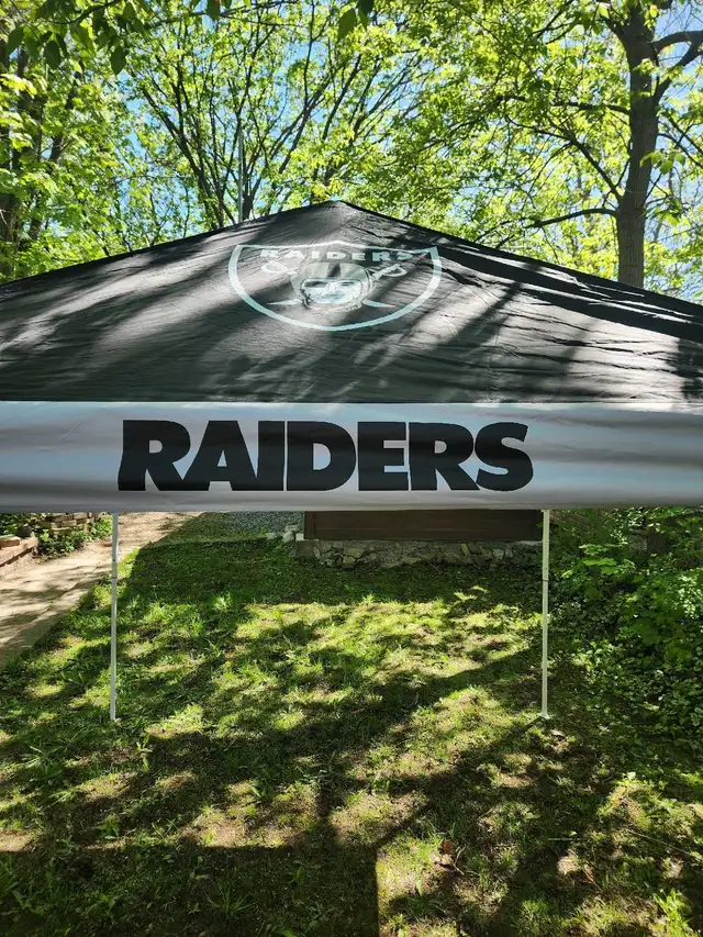 Tente Raiders in Patio & Garden Furniture in City of Montréal - Image 5