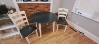 Kitchen table   2 chairs 