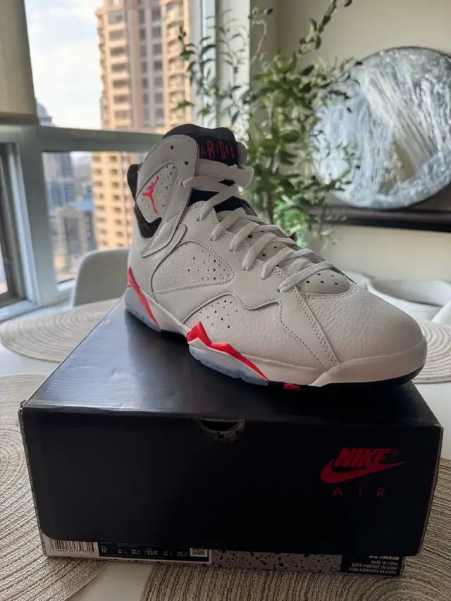 JORDAN 7 RETRO in Men's Shoes in Mississauga / Peel Region - Image 3