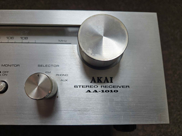 akai aa-1010 stereo receiver dans Chaînes stéréo  à Ville de Québec - Image 2