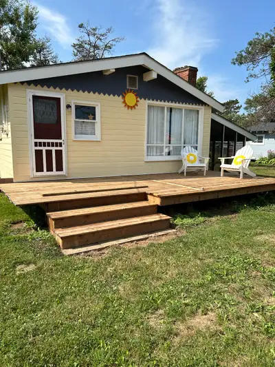If you want to enjoy an ‘old-home’ summer, our cozy cottage is for you. Less than a ten-minute walk...