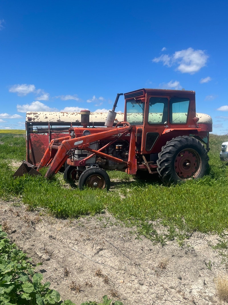 1105 Massey with loader Farming Equipment Swift Current Kijiji