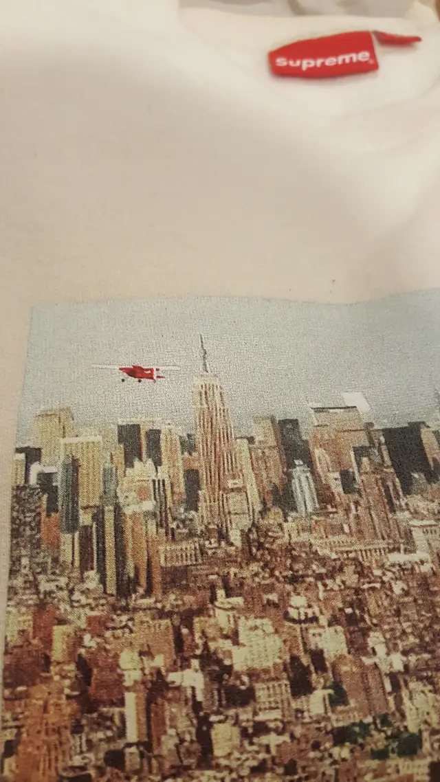 Supreme Fleece Sweater in Men's in Kitchener / Waterloo - Image 3