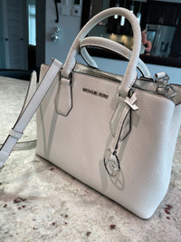 Michael Korrs white purse- Like Brand New
