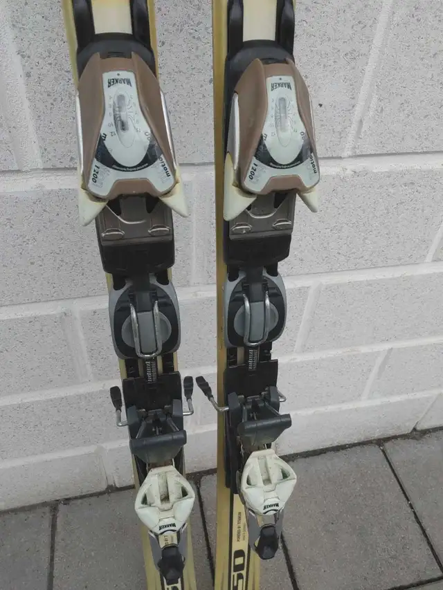 Ski alpin Volkl  in Ski in Laval / North Shore - Image 4