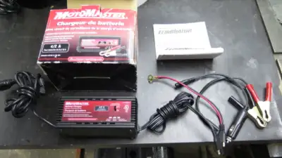 Maison non fumeur. Bien lire Petit chargeur intelligent automatique de batterie 6 & 12 volts pour ma...
