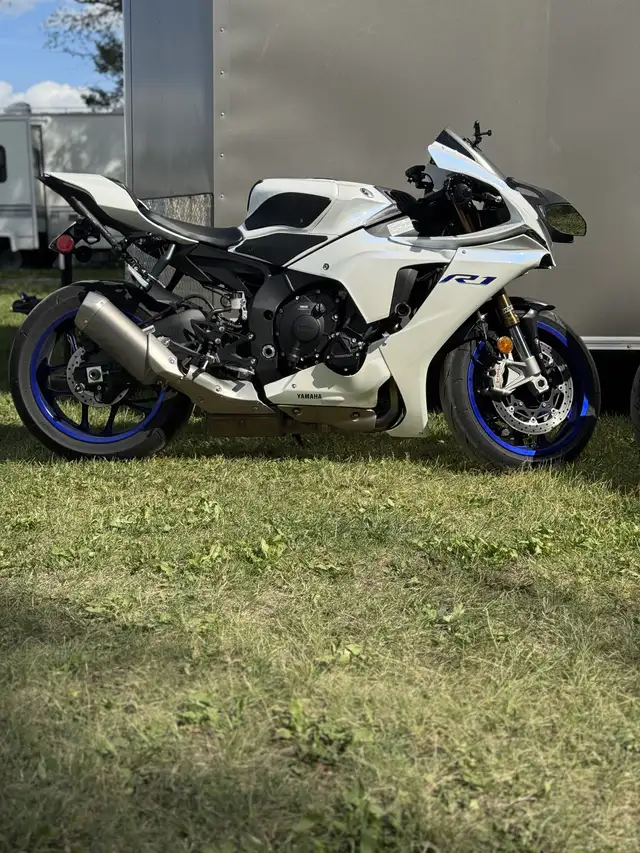 2025 YZF-R1 in Sport Bikes in Edmonton - Image 8