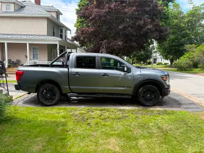 Truck has 213000 kms, motor has 128000 kms and transmission has 90000 kms . Plenty of new parts put...