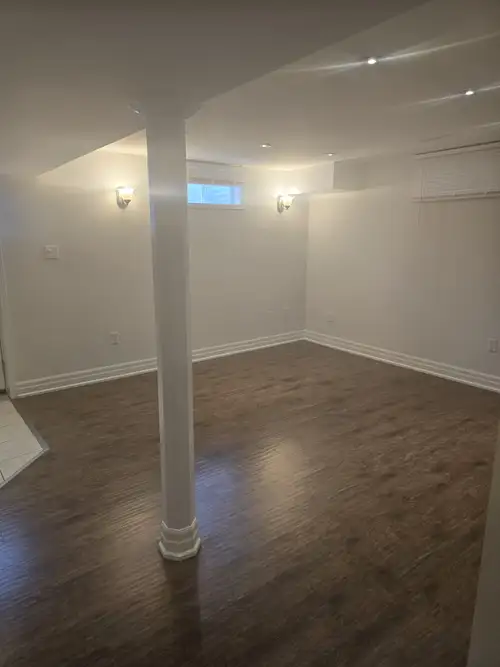 Beautiful 1 Bedroom Basement Apartment – Richmond Hill (Available Immediately) A very clean, bright,...