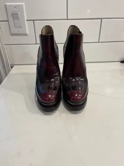 mikael Kors shoes like new , View more