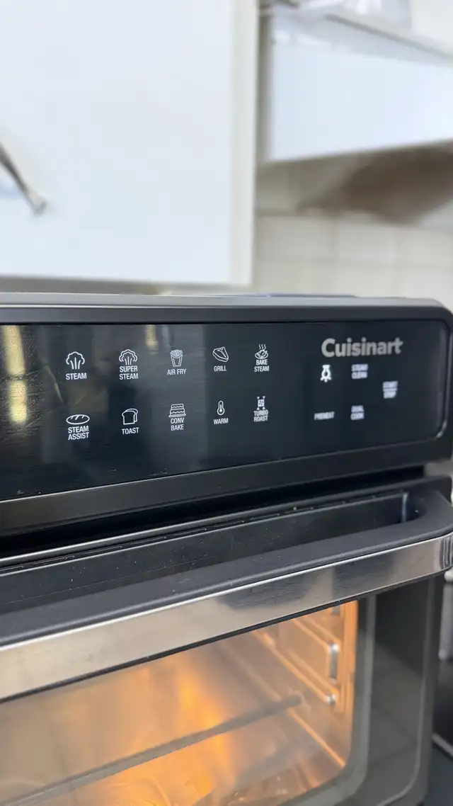 Cuisinart Gourmet Pro Air Fryer Oven, Toast, Grill, Broil, Steam in Toasters & Toaster Ovens in St. Catharines - Image 4