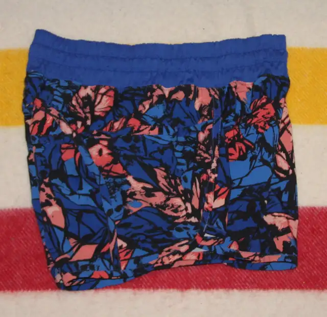 LULULEMON TRACKER SHORT IV PAINT STORM HARBOR BLUE MULTI BLACK 4 in Multi-item in City of Toronto - Image 9