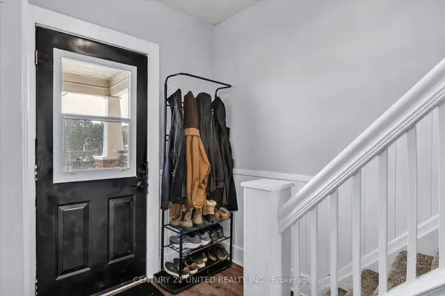 Room for female students for rent in Room Rentals & Roommates in Peterborough - Image 3