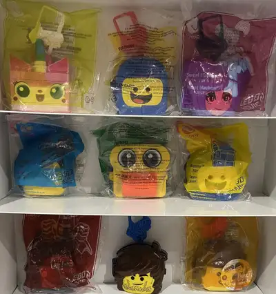 Set of 8 New/ Sealed Lego 2 movie 2019 McDonald's Happy Meal Toys for sale. One bonus open character...