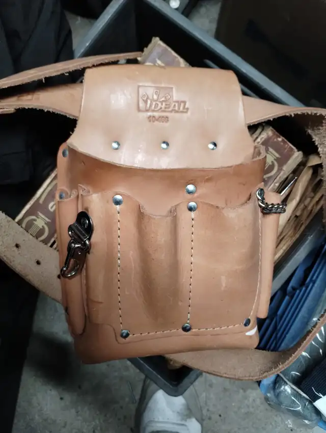 IDEAL Industries 10-466 Electrician's Tool Pouch NEW! in Hand Tools in City of Toronto - Image 2