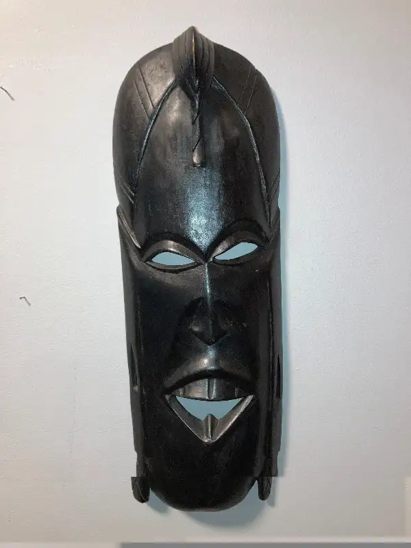 Masques Africains, sculptés in Arts & Collectibles in Laval / North Shore - Image 4