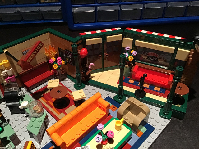LEGO Ideas 21319 F.R.I.E.N.D.S Central Perk in Toys & Games in Bedford - Image 4