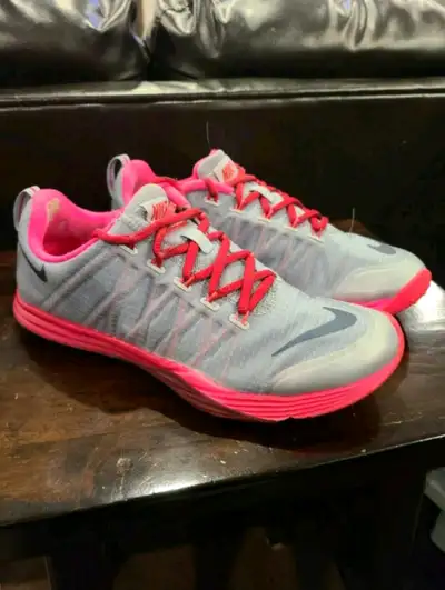 NIKE - Lunarlon - women's / girls running shoes (EUC), View more