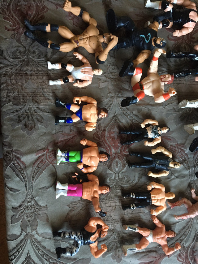 WWE WWF Wrestlers dans Jouets et jeux  à Région d’Oshawa/Durham - Image 2
