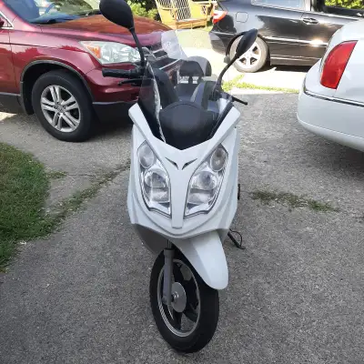 EMMO E BIKE WITH BRAND NEW $700.00 BATTERIES, View more