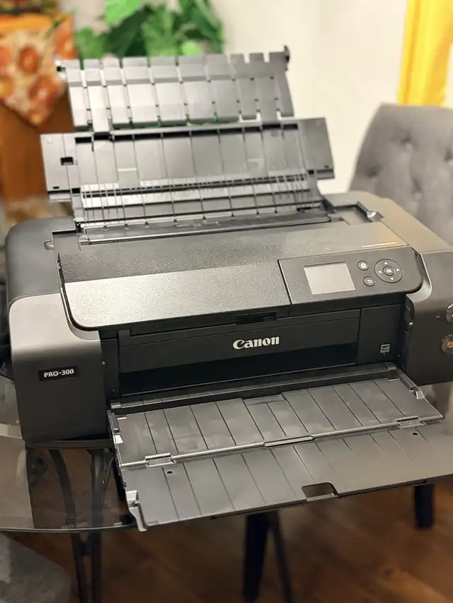 Canon imagePROGRAF PRO-300 photo printer in Printers, Scanners & Fax in Kitchener / Waterloo - Image 3