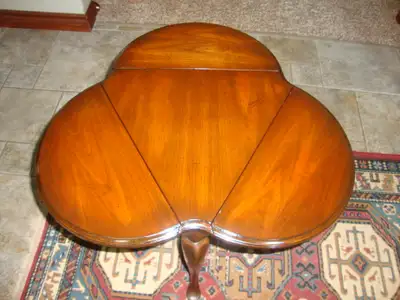 KROEHLER FURNITURE STRATFORD CLOVER LEAF SIDE TABLE, View more